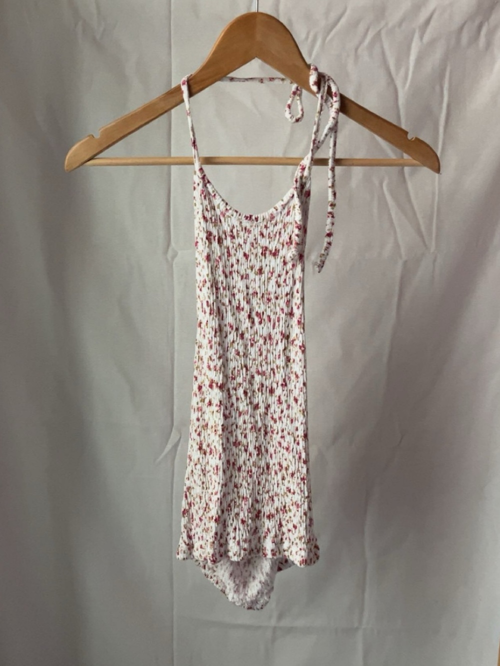 stradivarius White Floral Tie-Shoulder Chemise with Pink Print